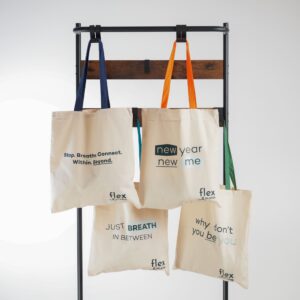 Shopper in cotone con manici colorati